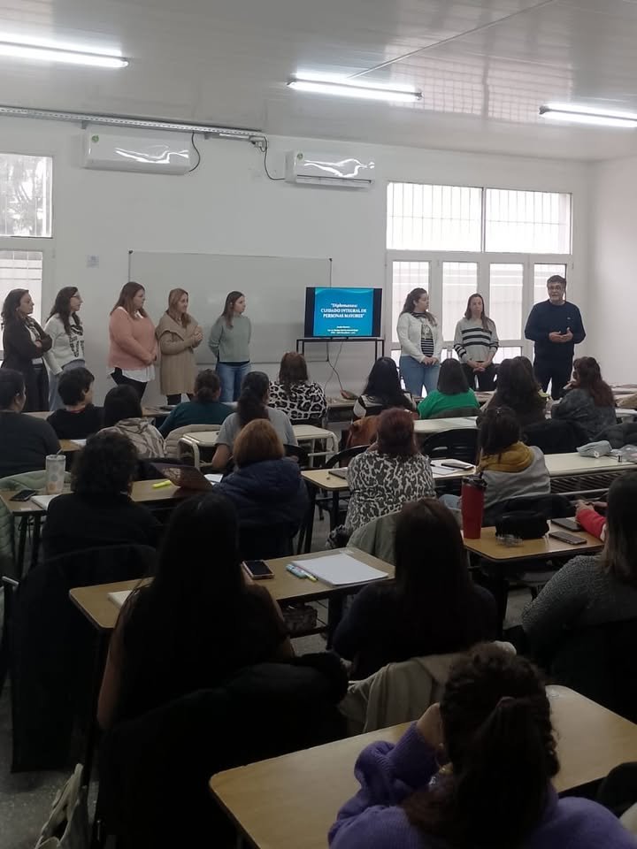 Diplomatura en Cuidado de Adultos Mayores